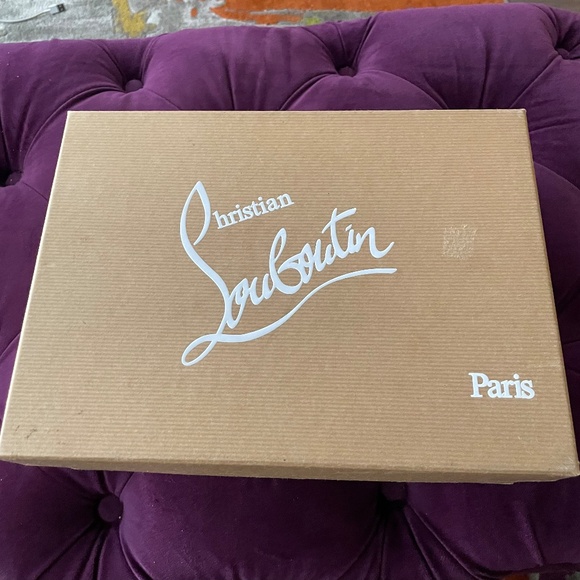 Christian Louboutin Beige Patent Leather Heels - Picture 2 of 6